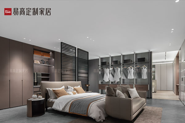 跨行能加盟全屋定制家具嗎?之前沒(méi)經(jīng)驗(yàn)?zāi)茏鰡幔? /></div>
<div> 其次是相關(guān)內(nèi)容的培訓(xùn),新手加盟商沒(méi)有專(zhuān)業(yè)的設(shè)計(jì)、銷(xiāo)售知識(shí),團(tuán)隊(duì)人員組建時(shí)間不長(zhǎng),如何配合也是個(gè)問(wèn)題,針對(duì)這一問(wèn)題,全屋定制加盟品牌一般會(huì)提供全方位的培訓(xùn),比如設(shè)計(jì)、安裝、銷(xiāo)售、管理等各個(gè)方面,幫助加盟商順利度過(guò)新手期。<img src=